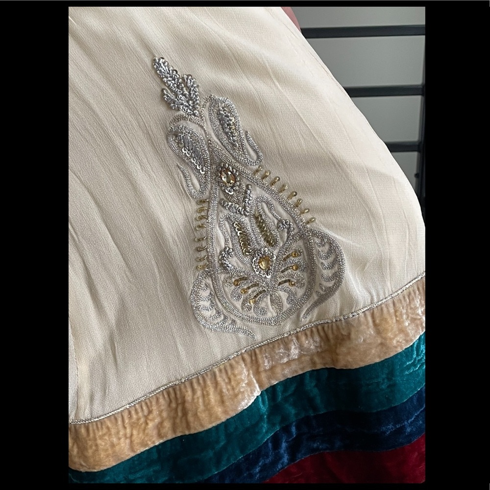 Cream salwar kameez with velvet detailing - Picture 4 of 4